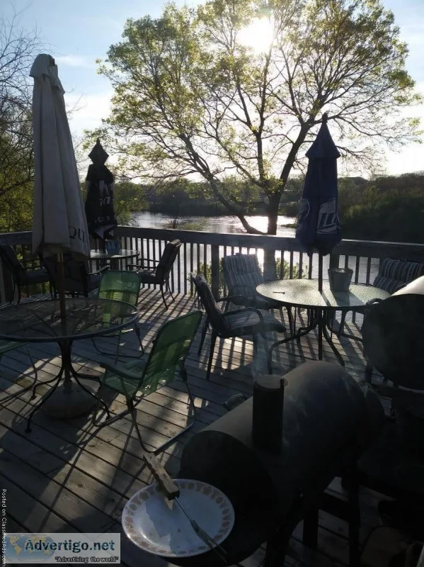 Nice room on Fox River