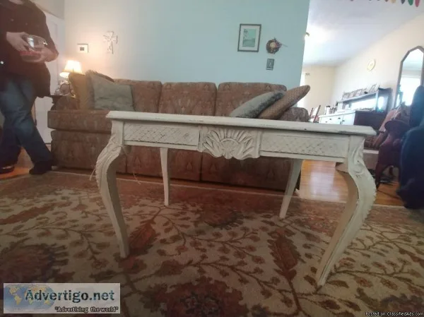 Shappy chic solid wood coffee table beautiful details