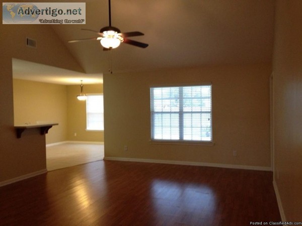 Beautiful 3 bed 2 ba home in great location
