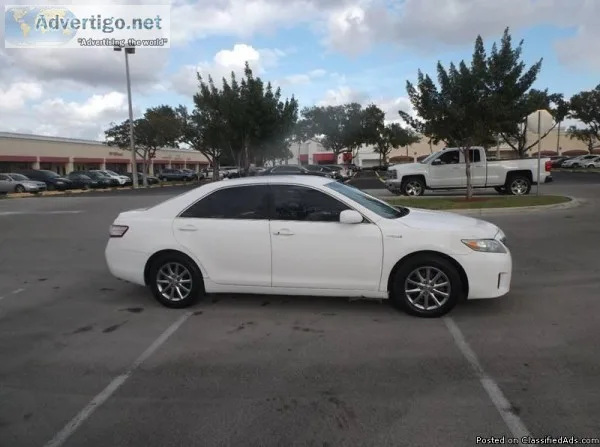 TOYOTA CAMRY HYBRID  LOW MILES.CLEAN TITLE PERFECT CONDITION