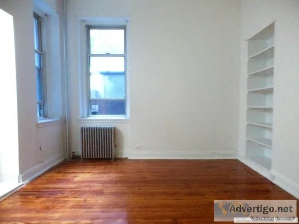 2150 - Studio Apartment in Upper West Side
