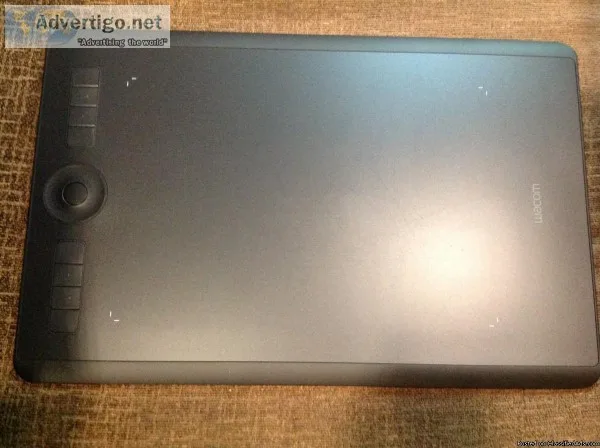 Wacom PTH660 Intuos Pro Medium Tablet