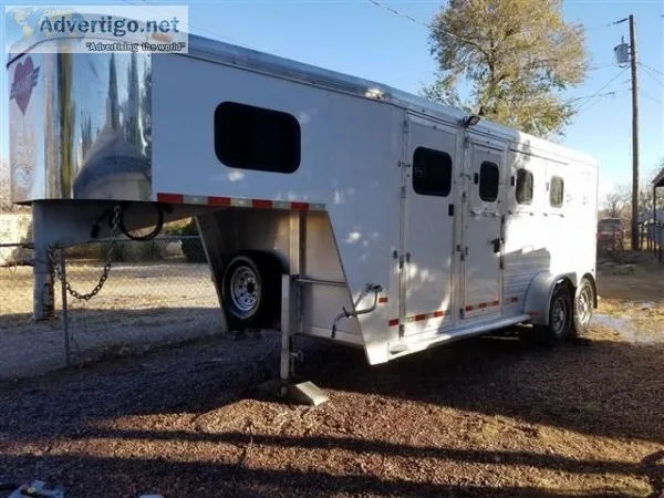 2010 Hart 3 horse trailer gooseneck
