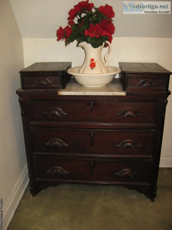 DRESSER Antique marble-topped