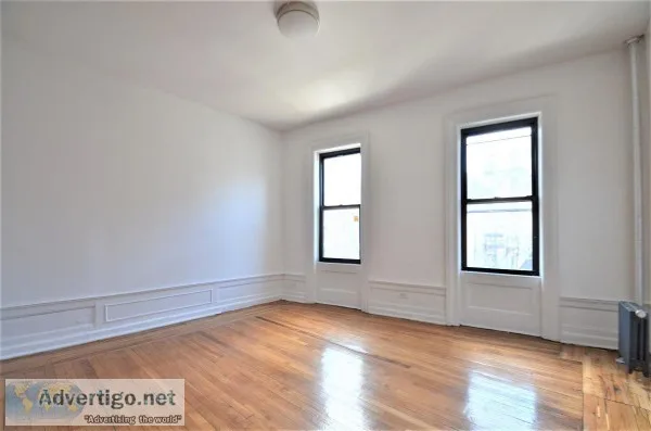 3300 - 3 Bedrooms 2 Bath Apartment in Washington Heights