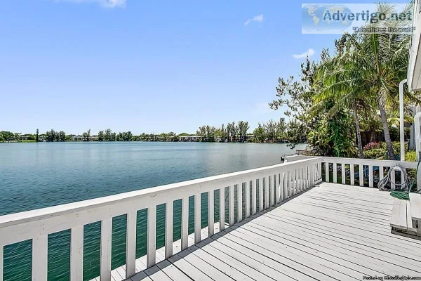 Relaxing Lifestyle in this lakefront townhome