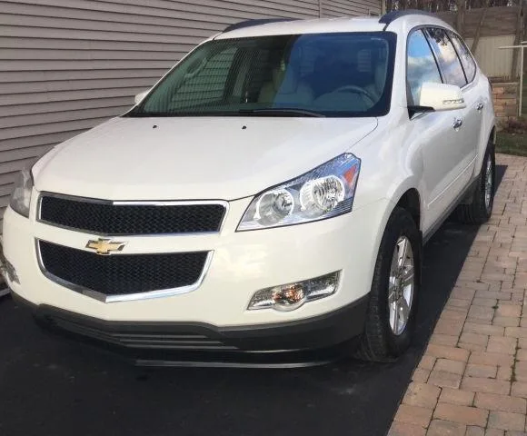 2012 CHEVROLET traverse LT  8 Passenger SUV