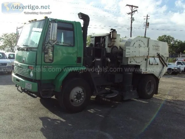 2006 FREIGHTLINER FC-80 TYMCO SWEEPER 7.3YRD 31000GVWR