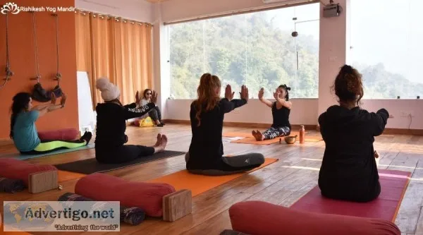 YOGA COURSE IN RISHIKESH INDIA