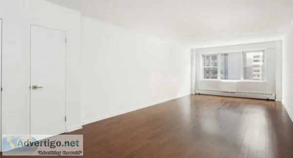 Very Spacious Renovated 1 BedFLEX 2 With Open Layout