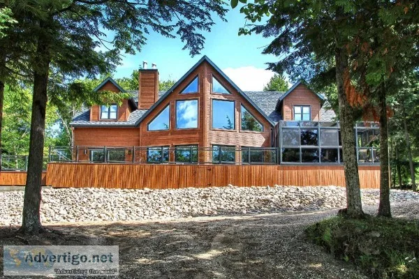 Luxurious chalet on the shores of Lac-Simon Outaouais