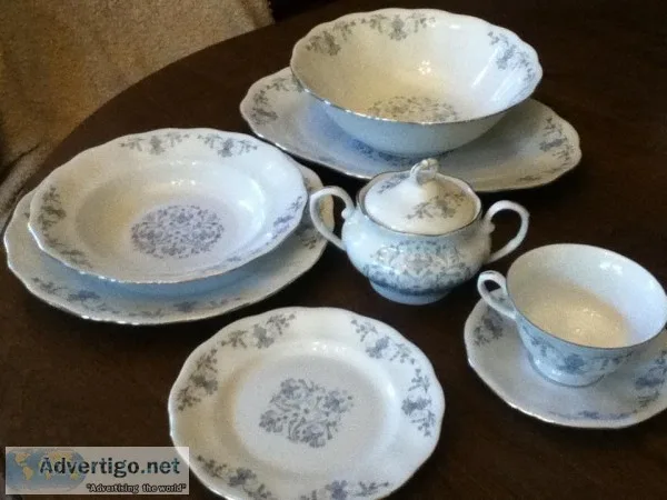 Vintage Poland Favolina dinnerware