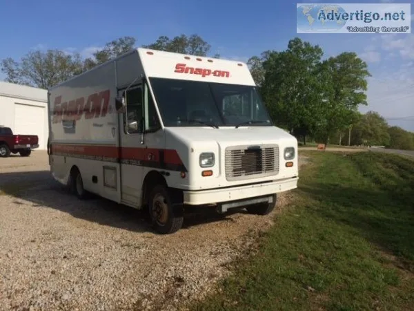 2004 Freightliner Utility Master