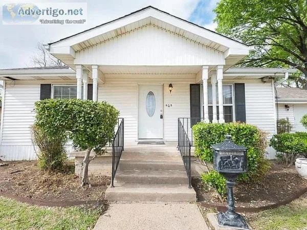 Beautifully remodeled charming home in historic downtown Plano
