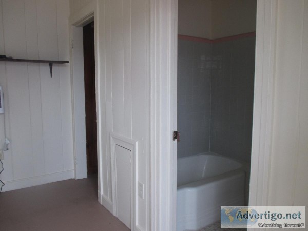 1 Bedroom Efficiency w Private Bathroom.  Utilities Included