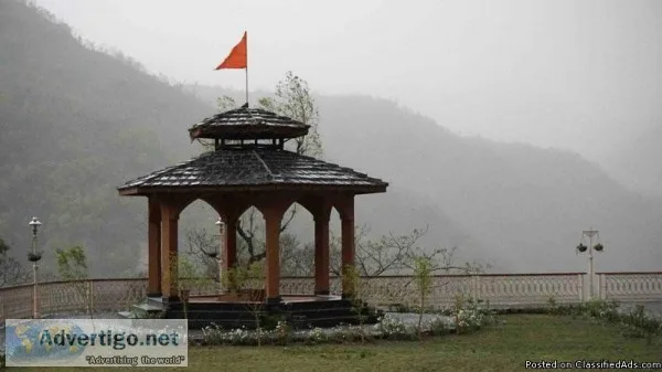 200 Hour Yoga Teacher Training in Rishikesh India - 2018