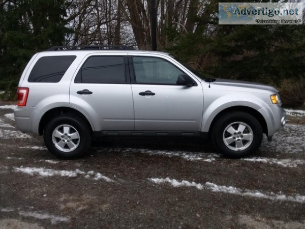 2010 FORD ESCAPE  ONE OWNER - 97000 MILES