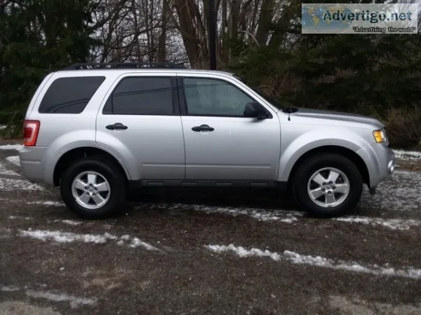 2010 FORD ESCAPE  ONE OWNER - 97000 MILES