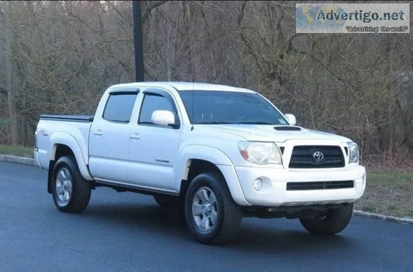 2006 Toyota Tacoma White Pickup Truck