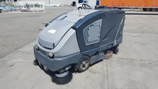 ADVANCE CS7000 RIDE ON SWEEPERSCRUBBER