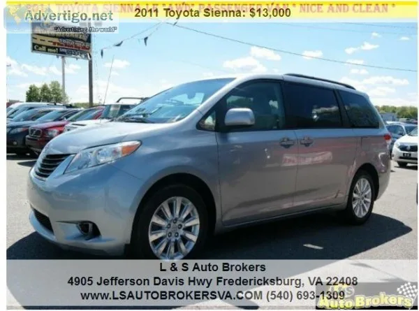 2011 TOYOTA SIENNA LEAWDNICE AND CLEAN