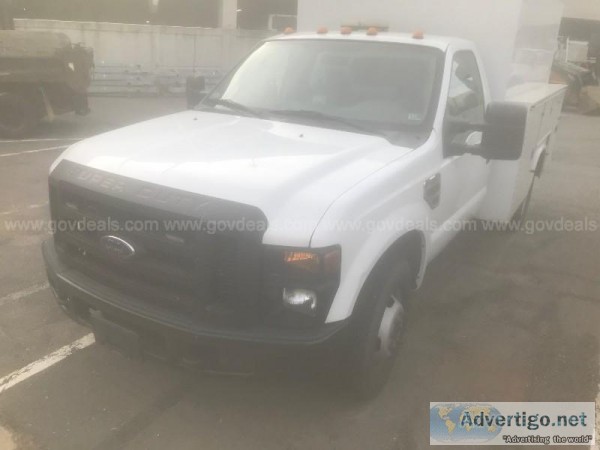 2010 Ford F-350 SD XLT Utility Body 2WD