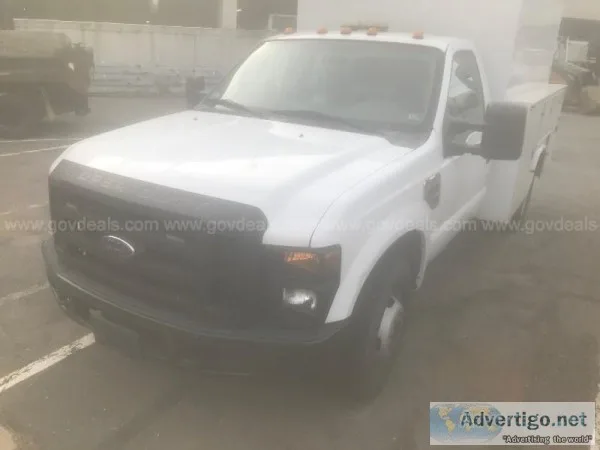 2010 Ford F-350 SD XLT Utility Body 2WD