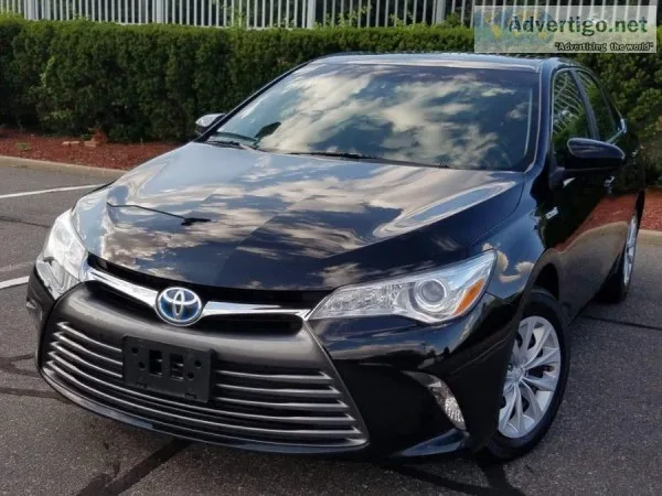  2017 Toyota Camry. HybridBack-Up Camera77kSuper Clean.  