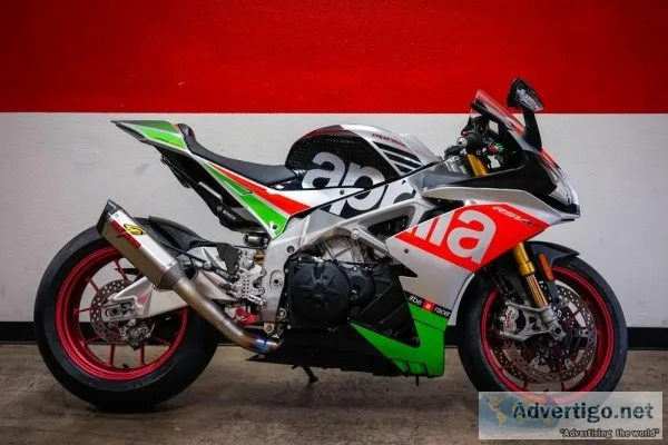 Beautiful 2017 Aprilia RSV4RF Low Miles