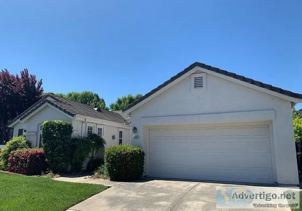 Single family home 3beds 2baths available for move in