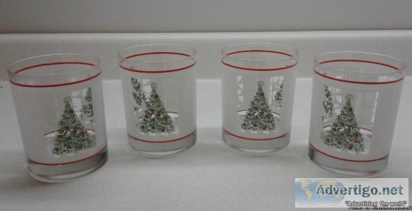 CHRISTMAS TREE IN WINDOW BEVERAGE GLASSES-SET OF 4