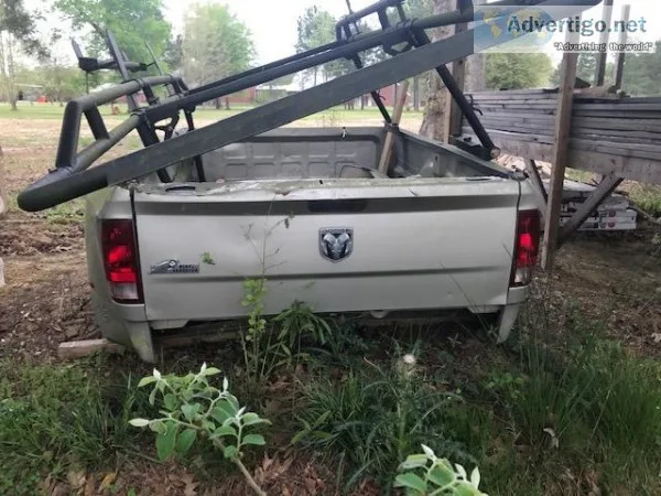 2010 DODGE DUALLY BED WITH TAILGATE