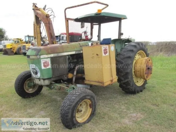 1983 John Deere Tractor with Mower