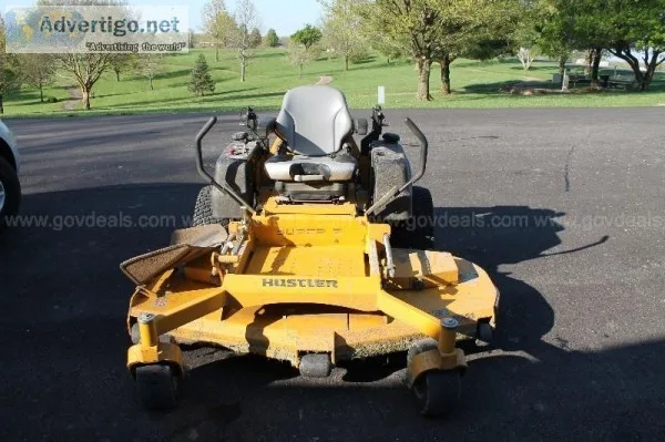 2015 Hustler SuperZ 72&quot Zero-turn Mower