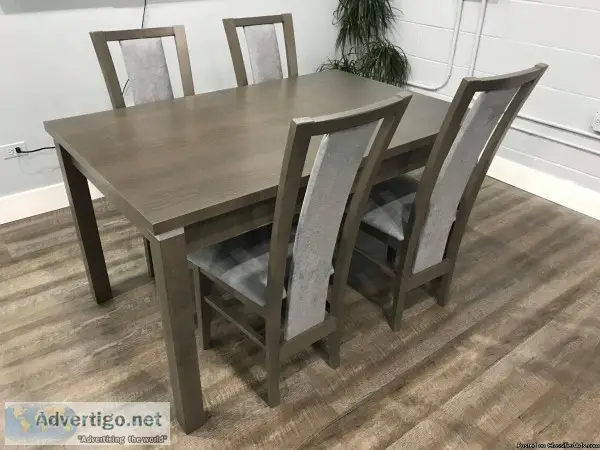 New extendable dining room table and 6 chairs