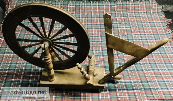 Antique spinning wheel