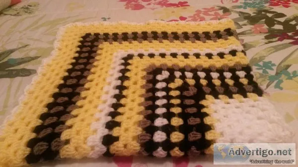 15 GRANNY SQUARE THROWS