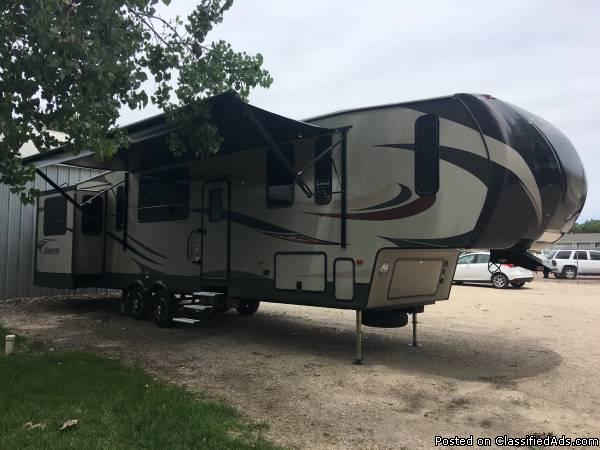 By Owner 2017 38 ft. Keystone Sprinter 353 FWDEN w4 slides