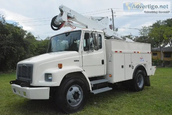 2001 Freightliner FL60 Bucket Truck (NON-CDL) 25000 GVWR