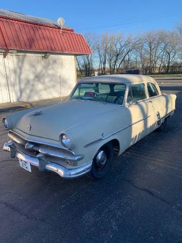 1953 Ford Crestline