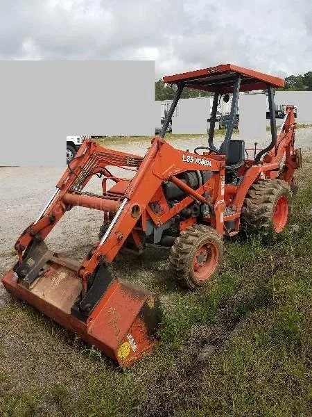 Kubota L35 4WD Loader (Diesel)