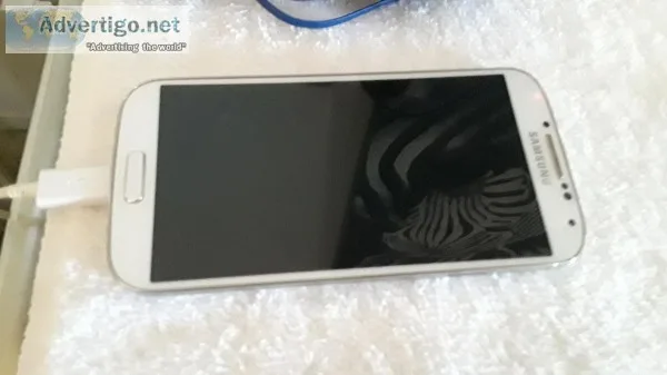 Samsung Galaxy S4 cell phone like new for Verizon