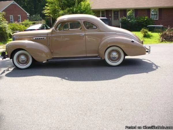 1939 DeSoto Deluxe Business Coupe