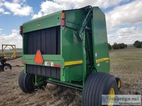 John Deere 568 Baler