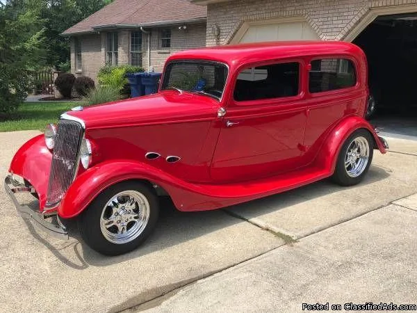 1933 Ford Sedan