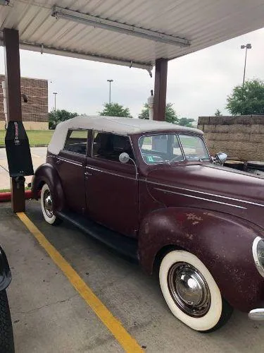 1939 Ford Deluxe Convertible