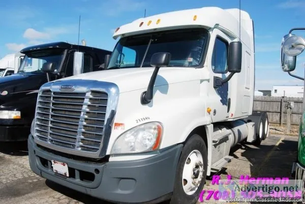 2012 Freightliner Cascadia Tandem Axle Sleeper