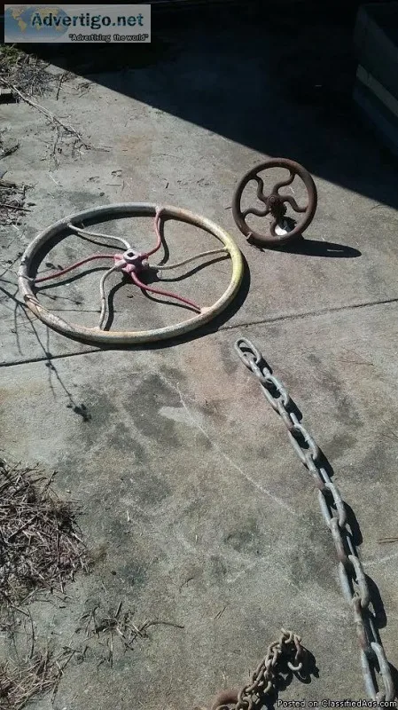 LARGE CHAIN