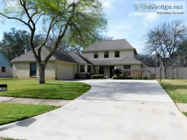 Beautiful Home in Pecan Grove