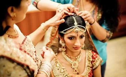 Bridal make-up parlour in sonarpur